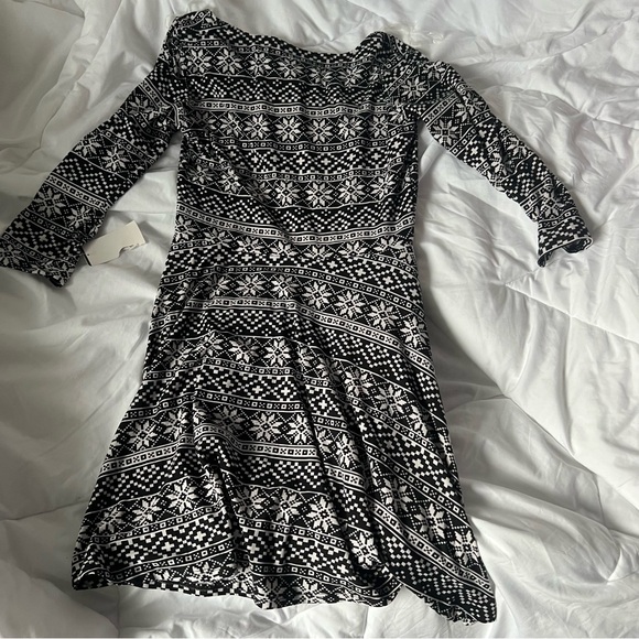 NWT Soft Christmas Holiday Festive Black & White Long Sleeve Dress Medium - Picture 4 of 4
